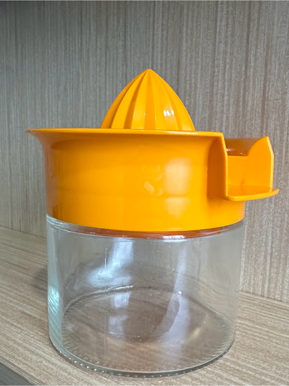 Classic Juicer • orange plastic and sturdy glass